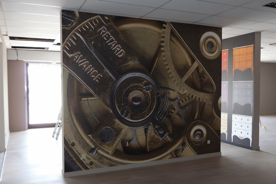 Pose de revêtement mural panoramique décoratif dans un local professionnel à Pau – Tuheil Établissement