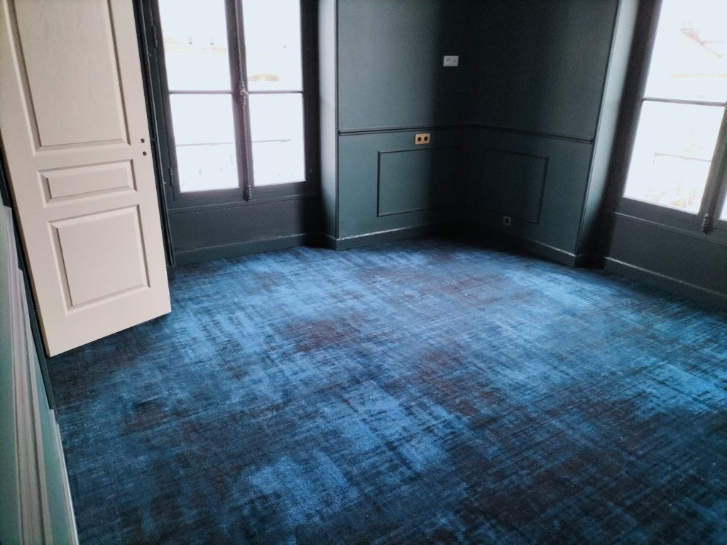 pose de moquette dans une maison à Pau