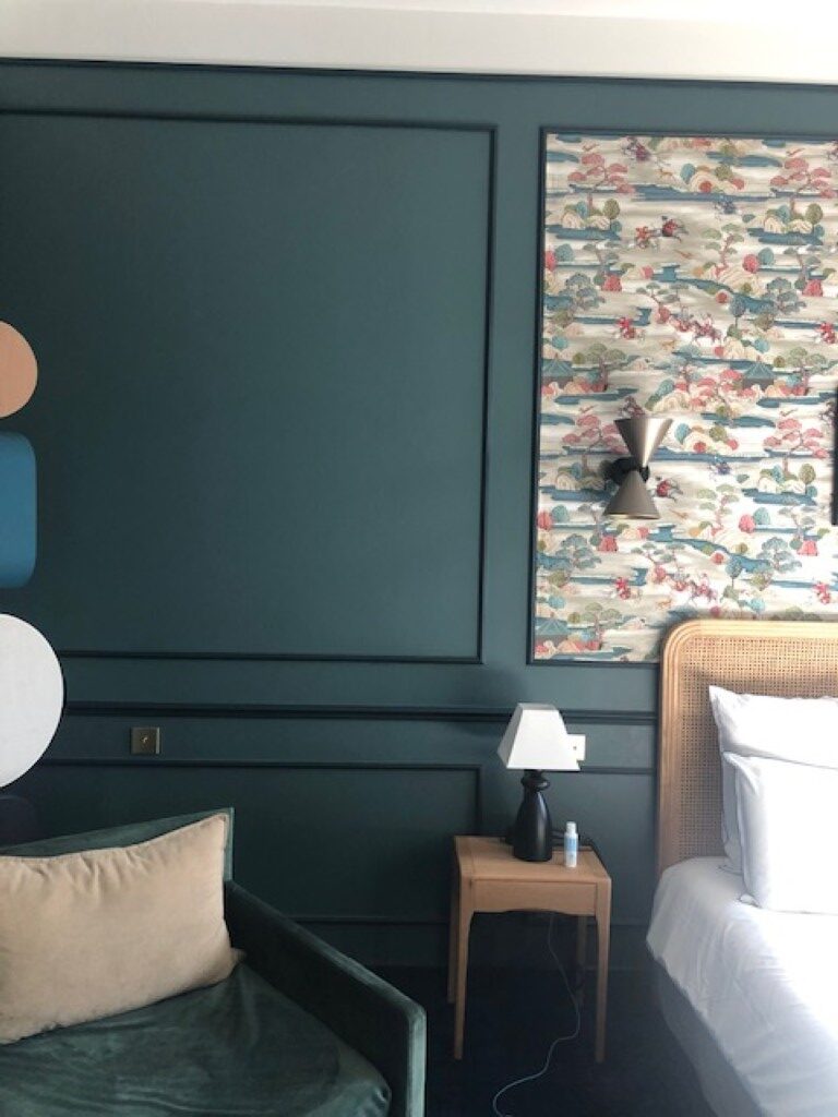 Travaux de peinture intérieure et décoration murale de chambre à Orthez